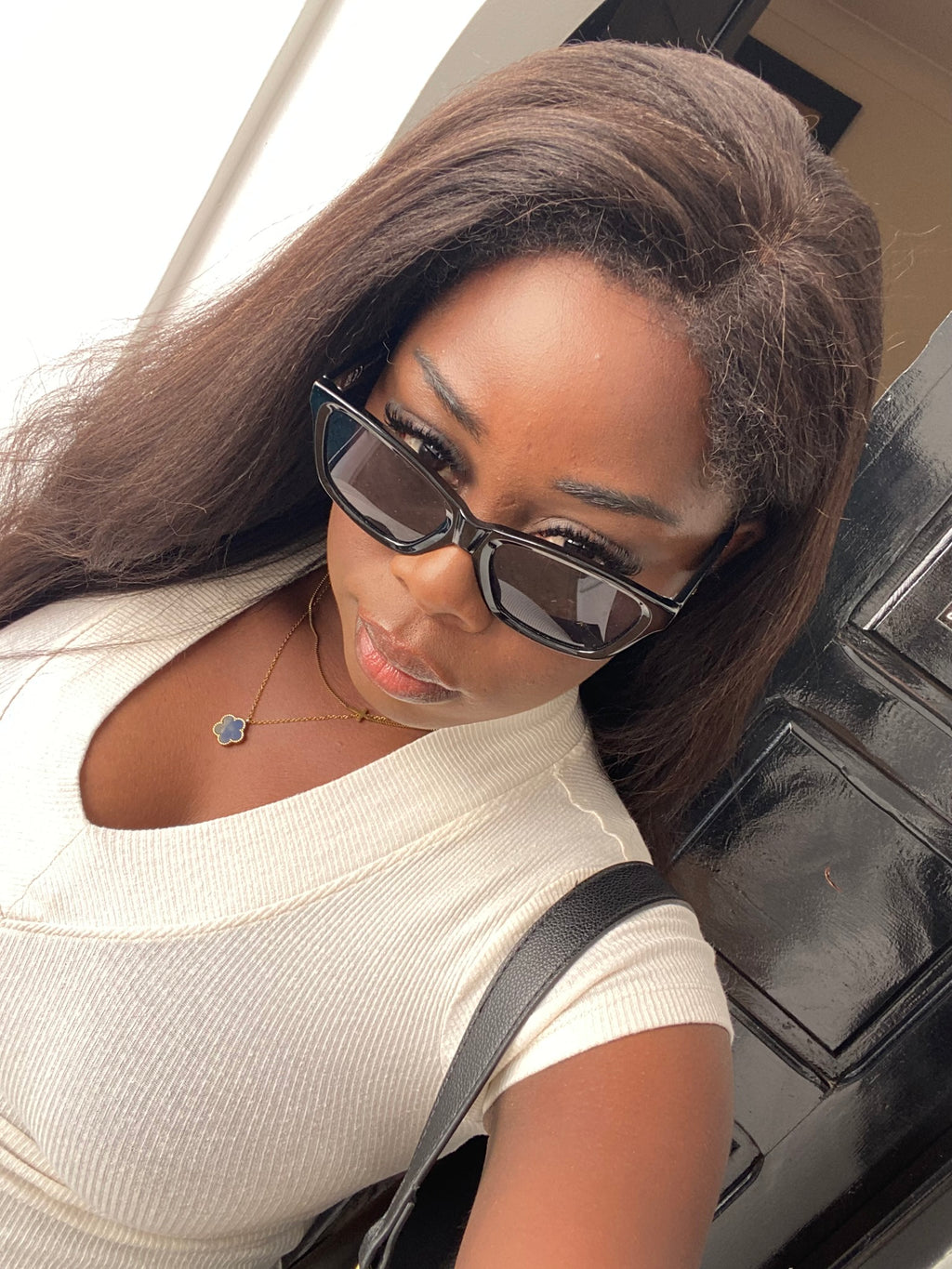 Welly Élégance, perruque glueless Yaki Straight en Raw Hair, Hairline Signature 3C, confectionnée à la demande