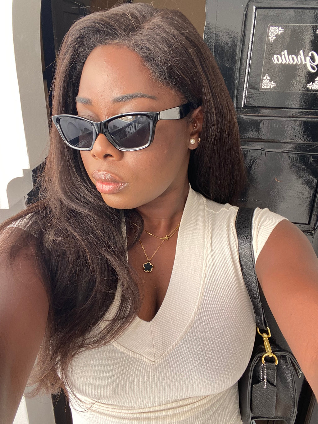 Welly Élégance, perruque glueless Yaki Straight en Raw Hair, Hairline Signature 3C – Maison Welly
